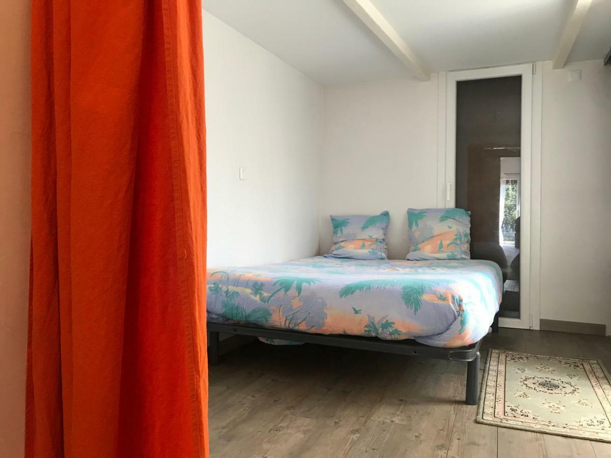 Ferienwohnung Joli Studio Au Calme Bassens  Exterior foto