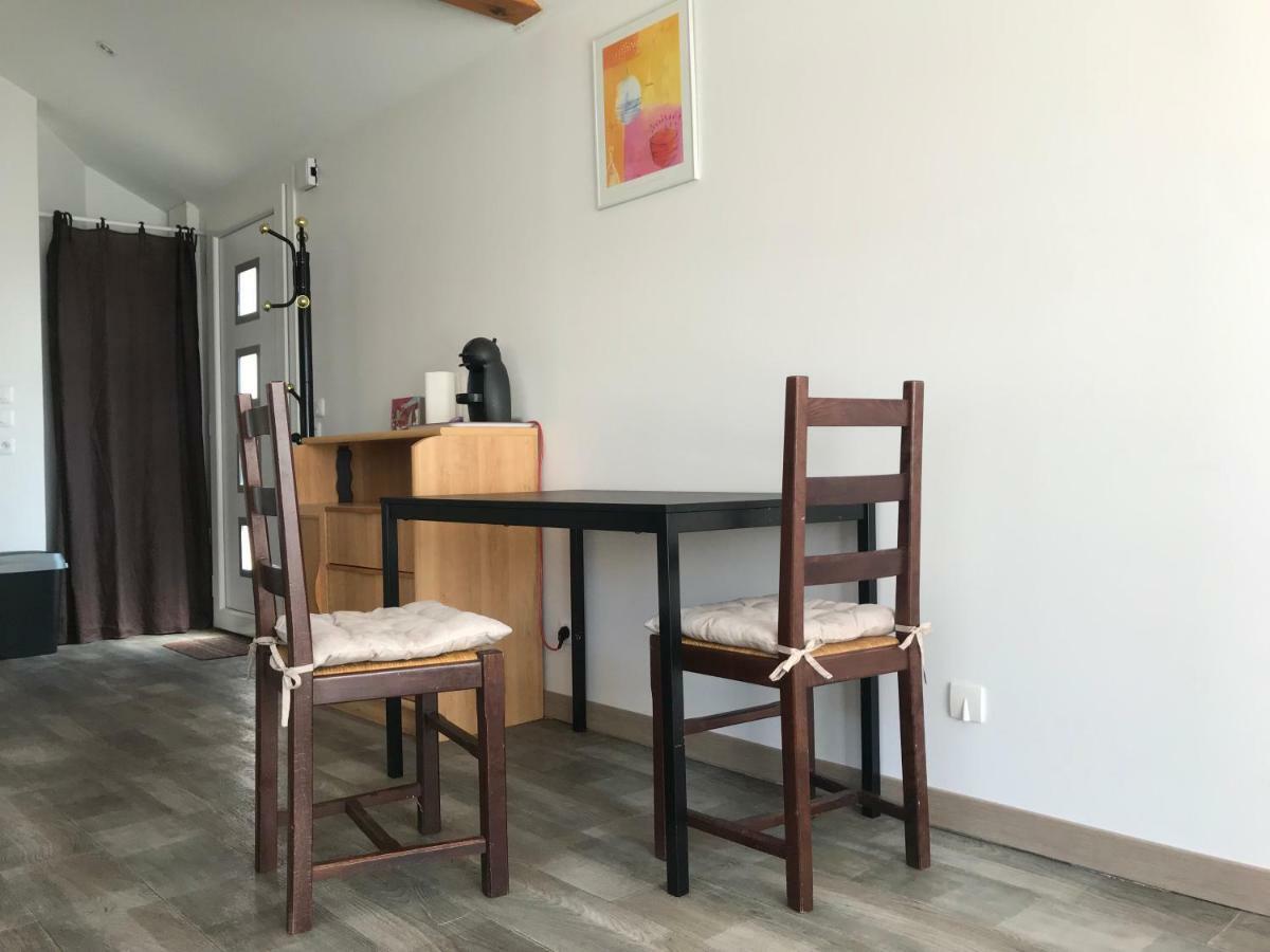 Ferienwohnung Joli Studio Au Calme Bassens  Exterior foto
